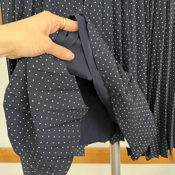 BR Fcty Asymmetrical Hem Navy White Polka Dot Lined Pleated Midi Skirt Sz 2 - Picture 6 of 11